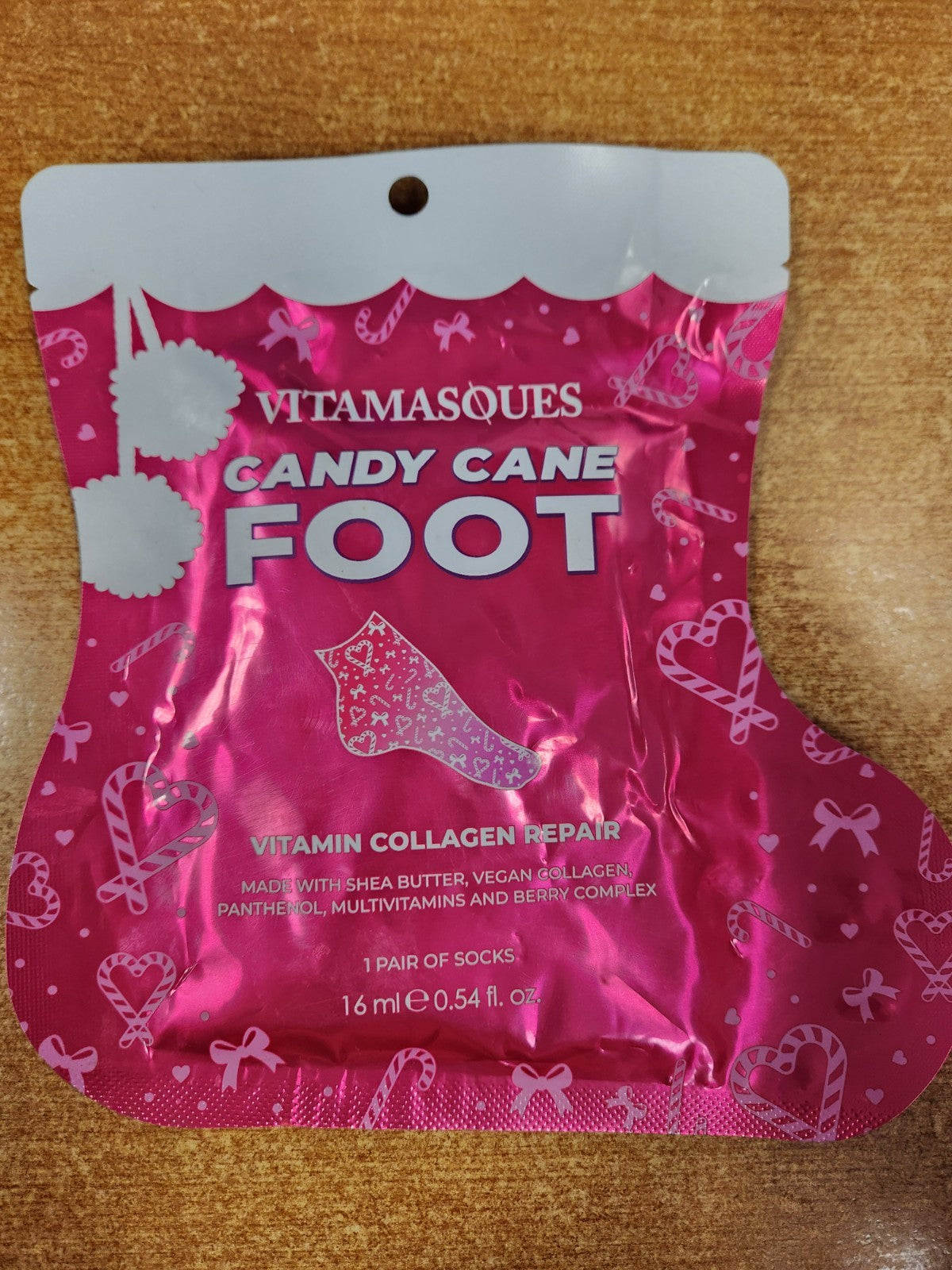 Lip Mask & Lip Filler Set with Candy Cane Foot Socks - Hydrating & Anti-Aging