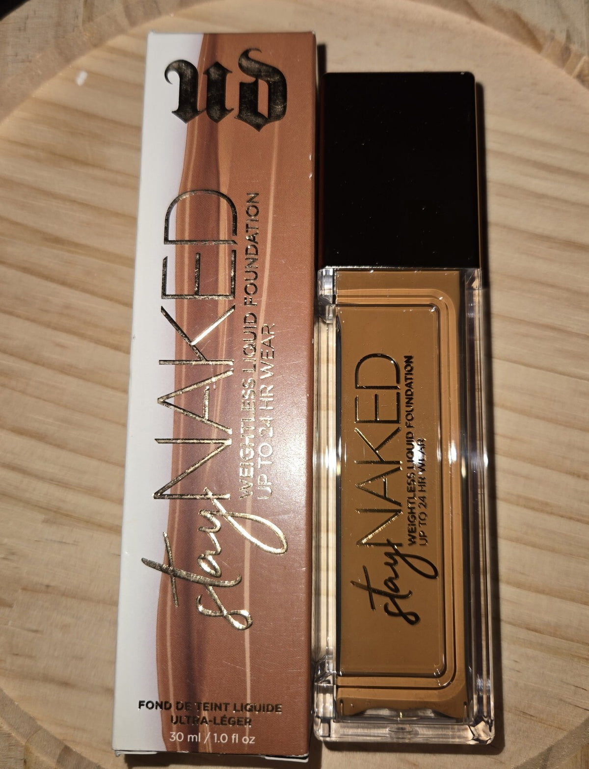 Weightless Liquid Foundation Medium Dark 71NN for Flawless Skin