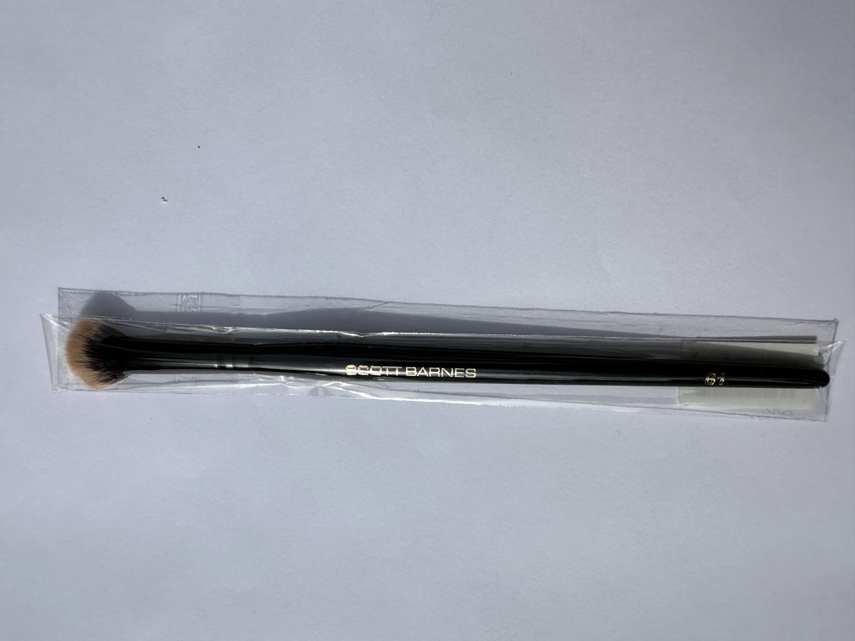 Scott Barnes #61 Eye Fan Makeup Brush - Professional Eye Shadow Blending