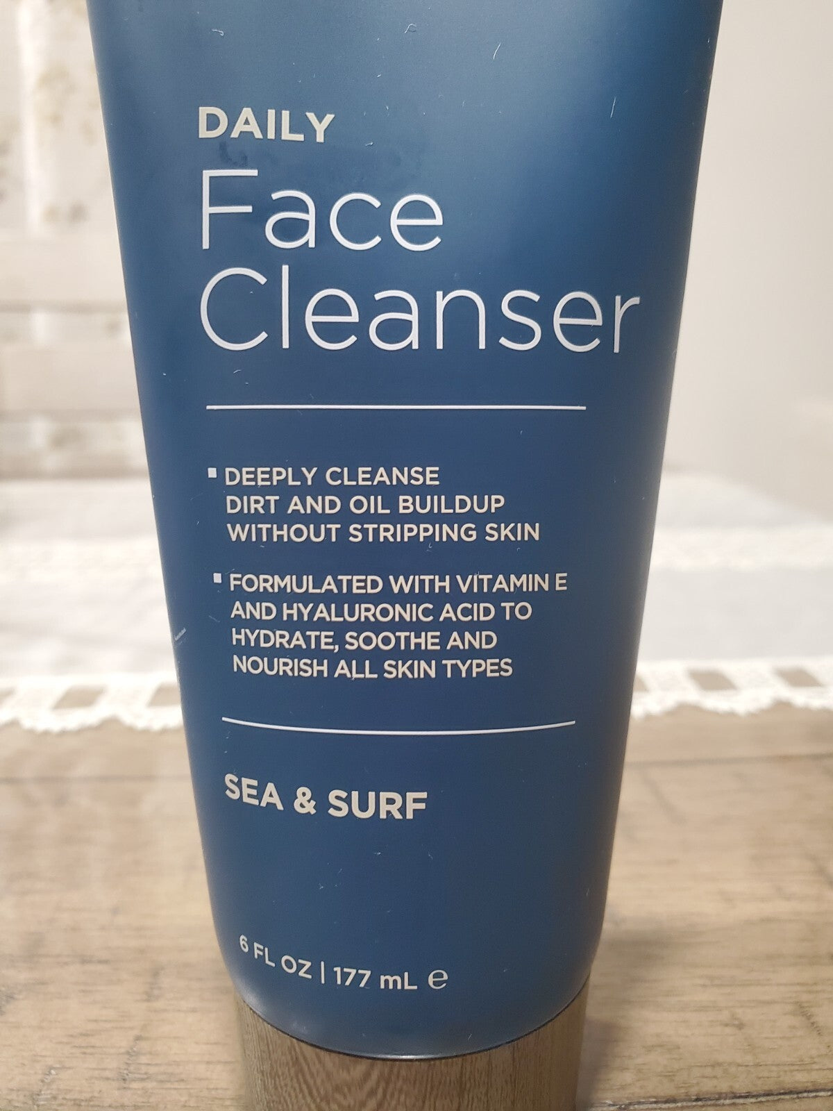 Daily Face Cleanser Sea & Surf – 6 fl oz, Hydrating Vitamin E & Hyaluronic Acid
