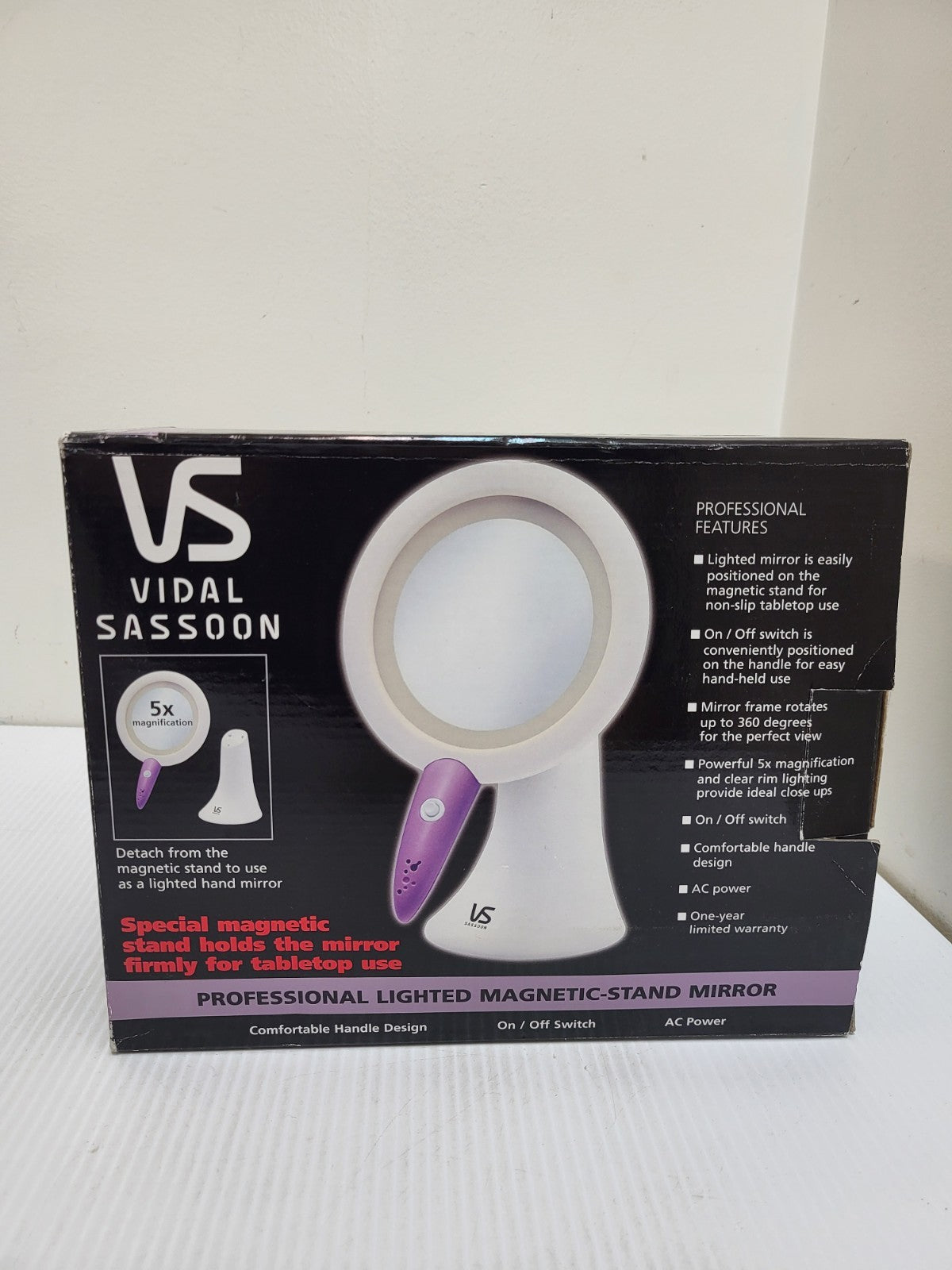 Vidal Sassoon Lighted Magnetic Stand Mirror VS478