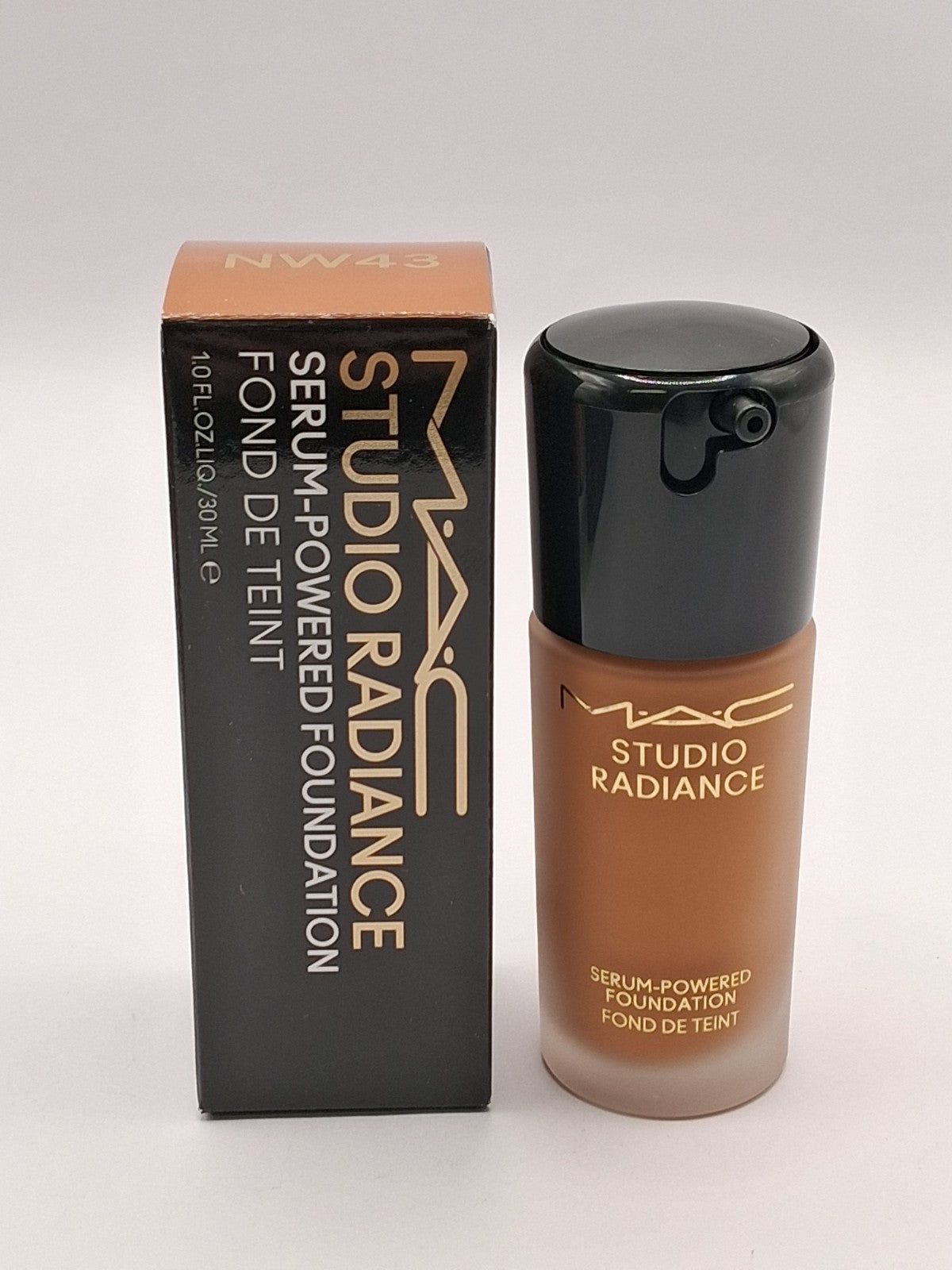 NW43 Studio Radiance Serum Powered Foundation for Flawless Makeup