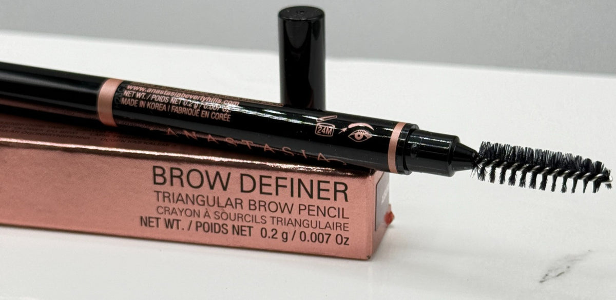 Brow Definer Pencil for Shaping & Defining Eyebrows - Auburn