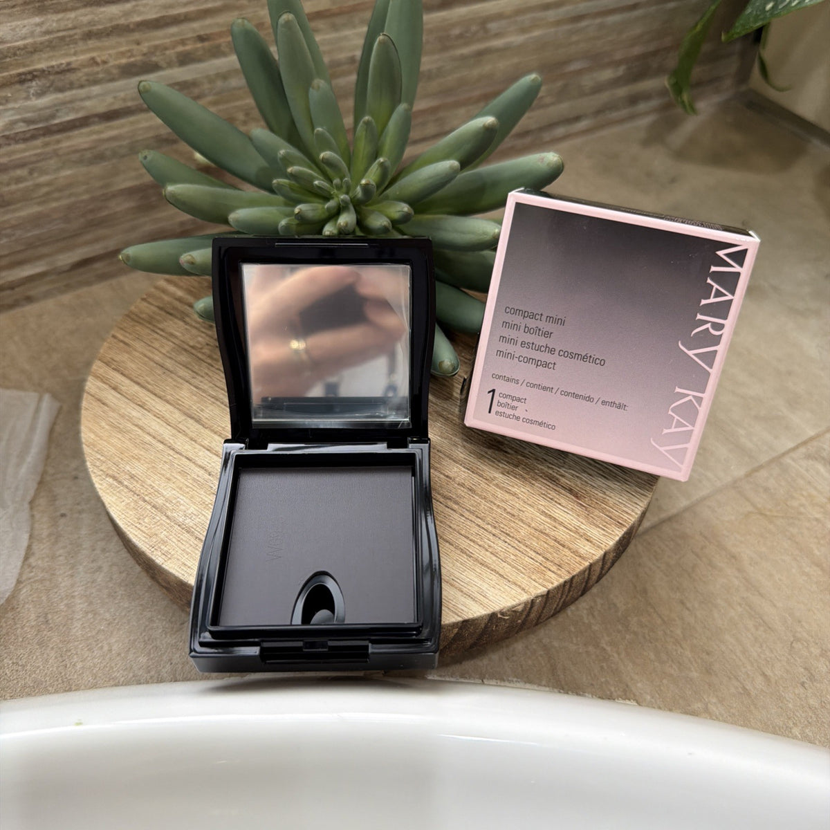 Mini Magnetic Makeup Palette with Mirror - Unfilled Compact Case
