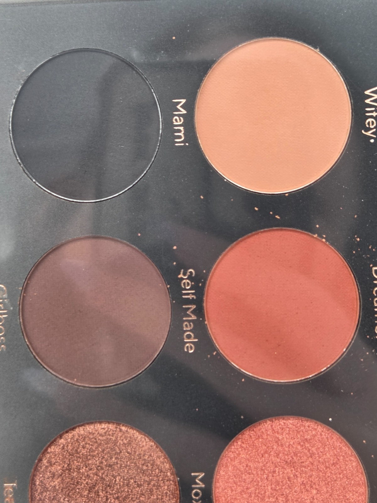 Neutral Eyeshadow Palette - 9 Matte & Shimmer Shades for Natural Looks