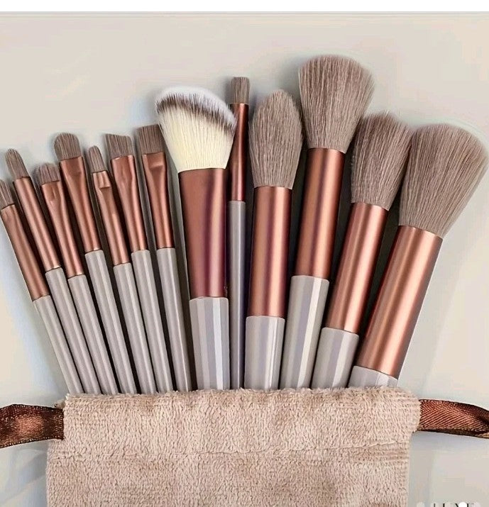 13-Piece Retro Makeup Brush Set with Hypoallergenic Nylon Bristles and Acrylic Handles
