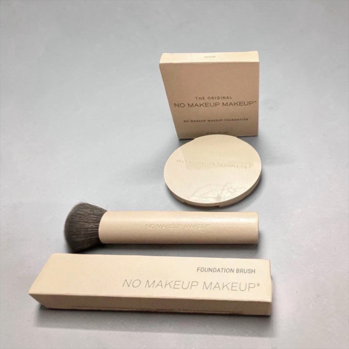 Light Cream Foundation & Brush Duo - Buildable, Long-Wear Face Makeup