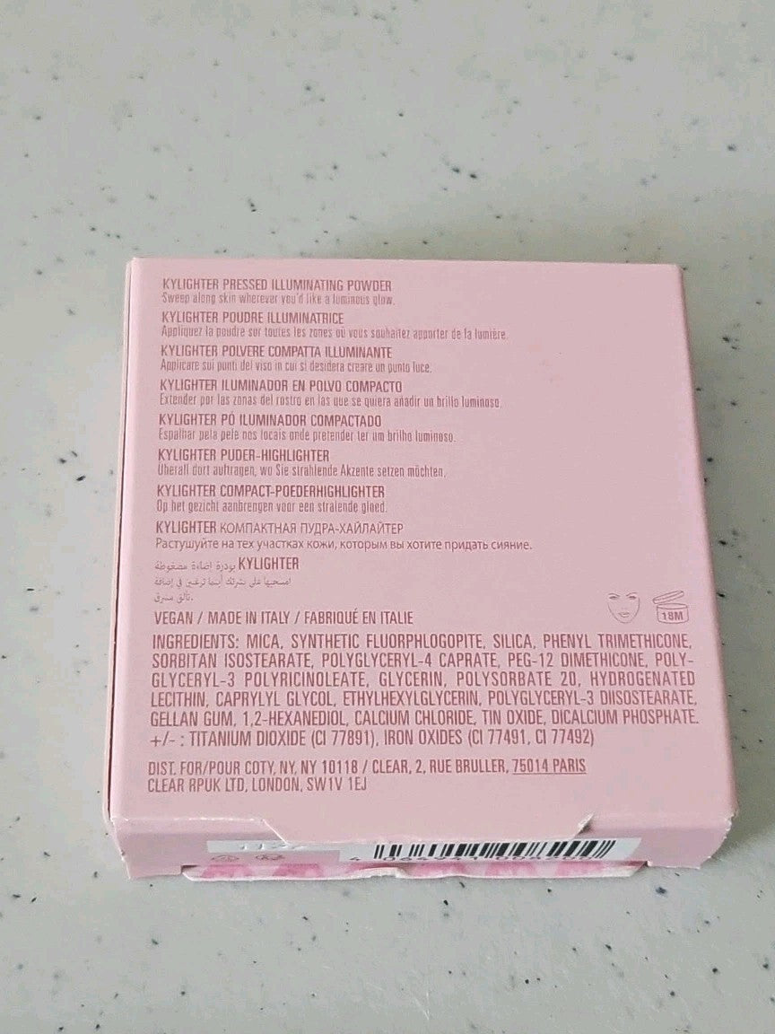 Kylighter Illuminating Powder - Ice Me Out by Kylie Cosmetics 0.28 oz