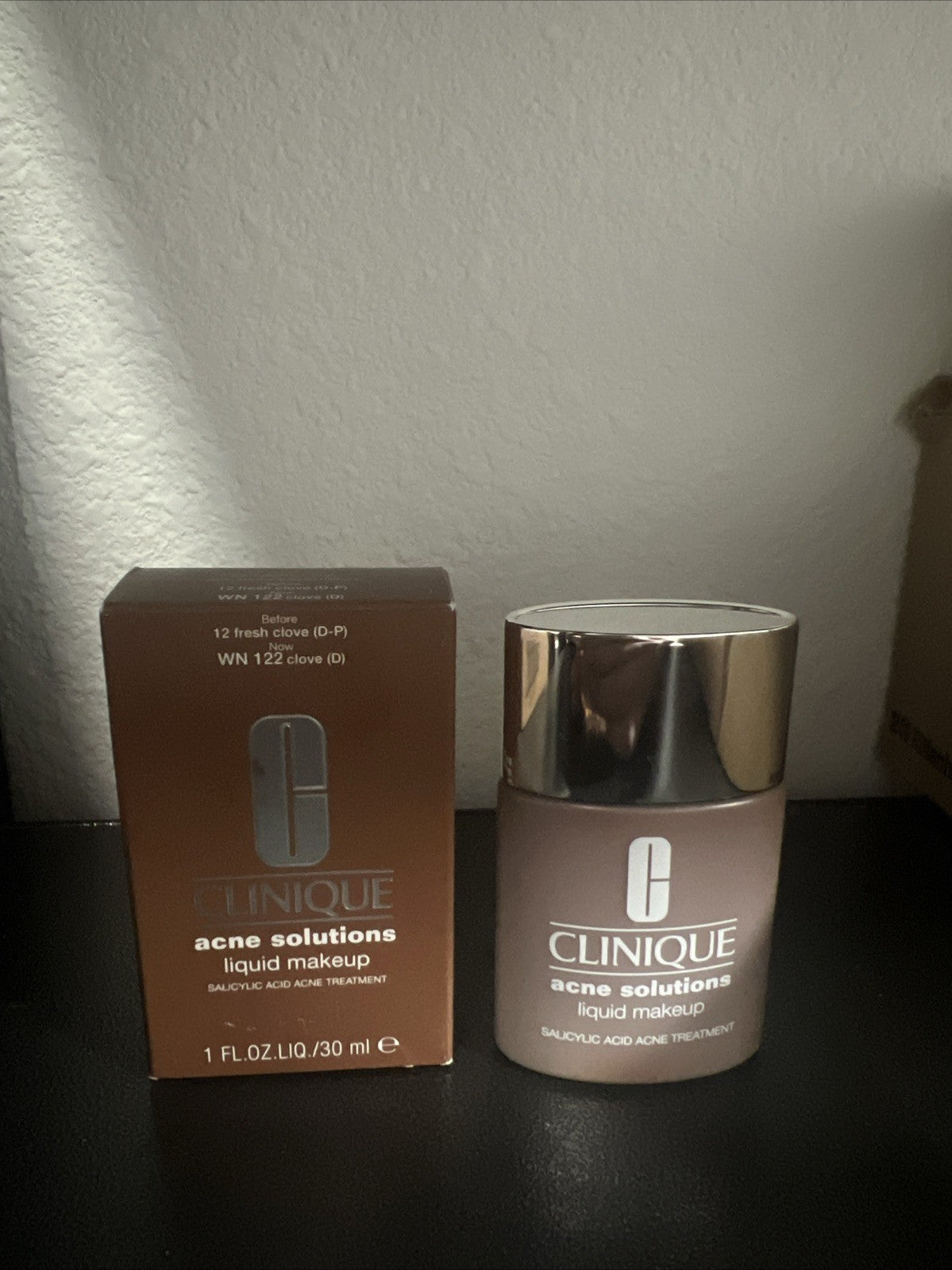 Clinique Acne Solutions Liquid Makeup 122 Clove 1 Fl Oz - Face Foundation