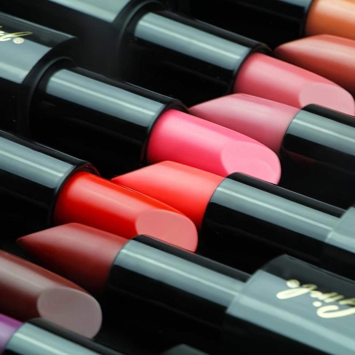 Lipstick for Women - Long-lasting Lip Makeup - Scandal Shade 0.11 oz