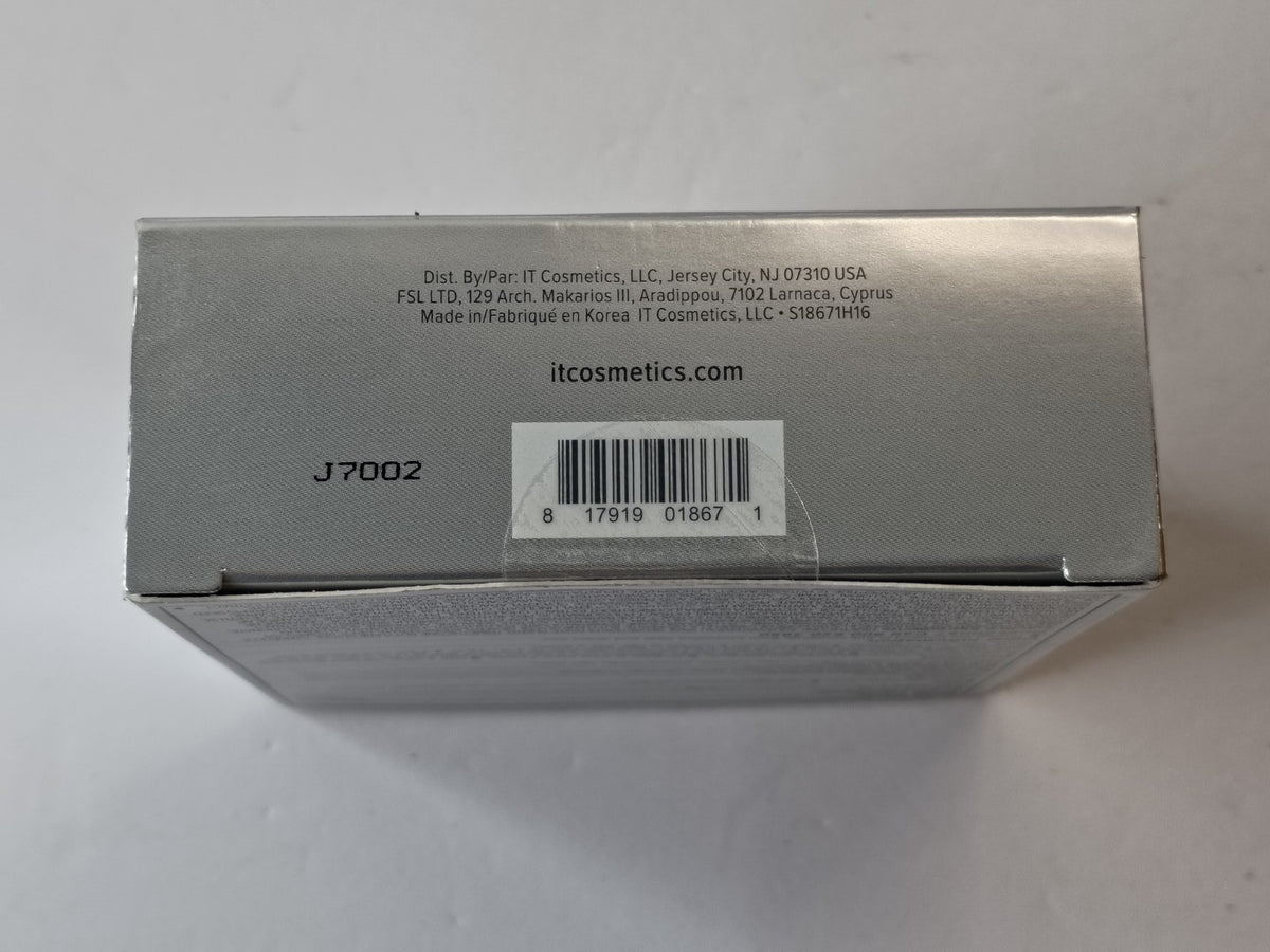 IT Cosmetics Confidence in a Compact Face Serum Foundation 0.63 oz