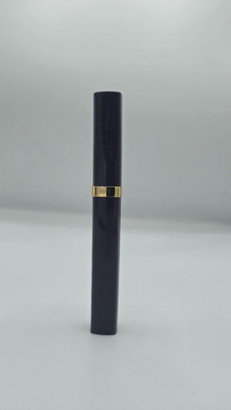 Long-Wear Lipstick in Très Mauve 510 - Moisturizing Lip Color