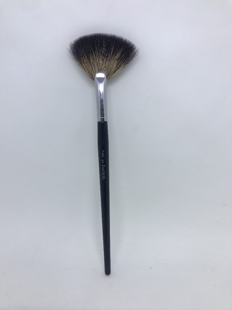 SEPHORA Collection PRO Fan Brush #65 Full Size Makeup Brush