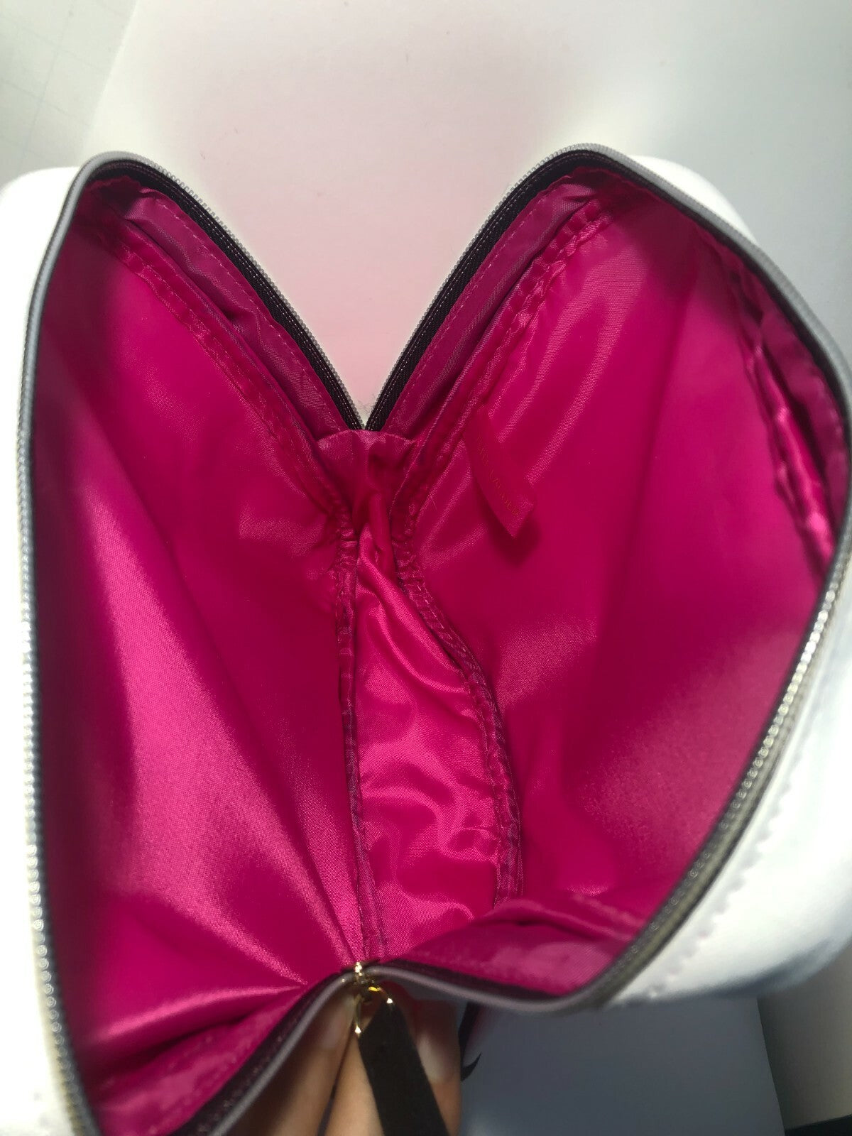 Estée Lauder White Belt Design Makeup Cosmetic Travel Pouch Bag 7x6x2 Inch