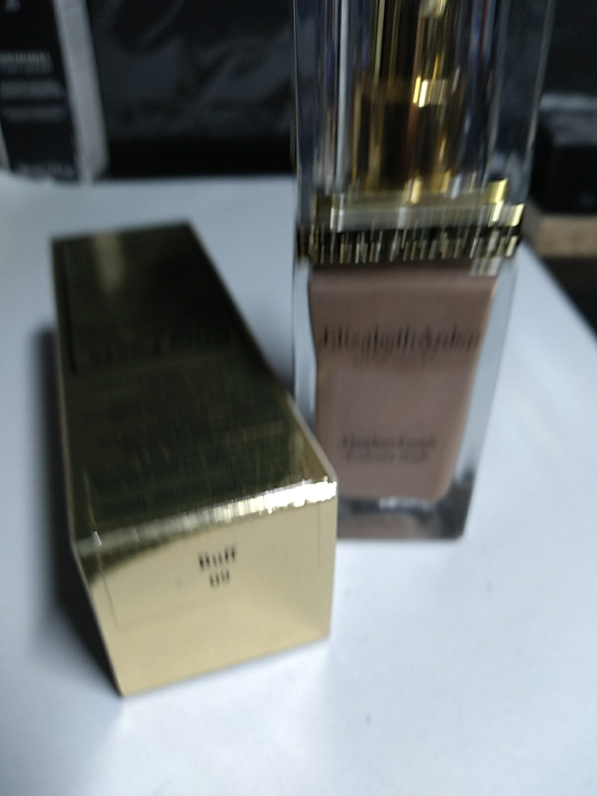 Elizabeth Arden Flawless Finish Perfectly Nude Foundation SPF 15 Buff 09 - 1 fl oz