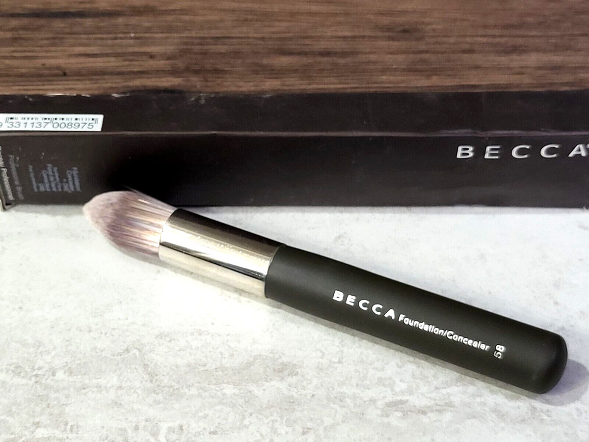 Becca Foundation and Concealer Brush #58 - Full Size, New in Box