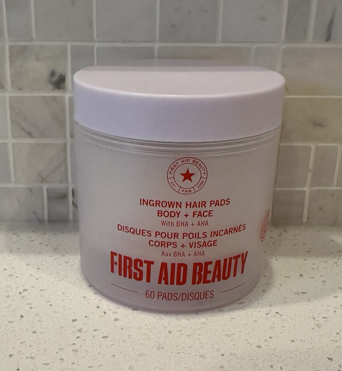 First Aid Beauty Ingrown Hair Pads Body + Face W/ BHA +AHA DUO -60