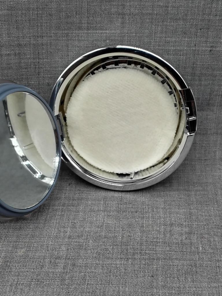 Multi-Colored Pressed Face Powder Palette for Complexion Perfecting