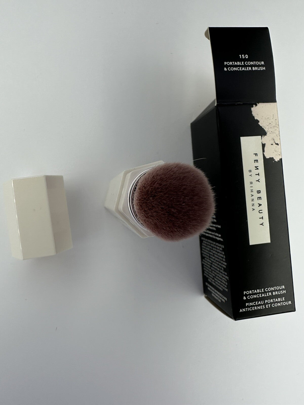 Contouring Concealer Brush - Portable Makeup Tool for Face & Details