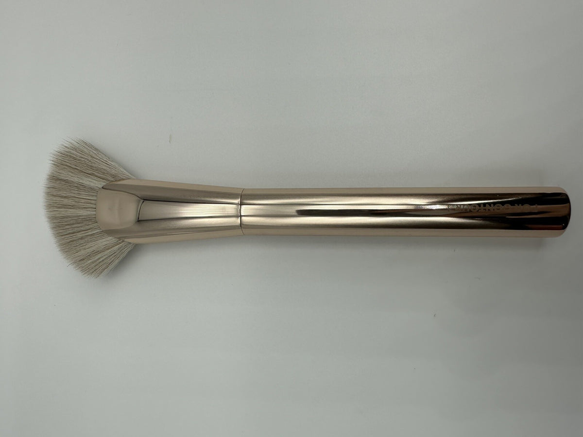 Professional Contour Makeup Brush for Face Sculpting & Blending