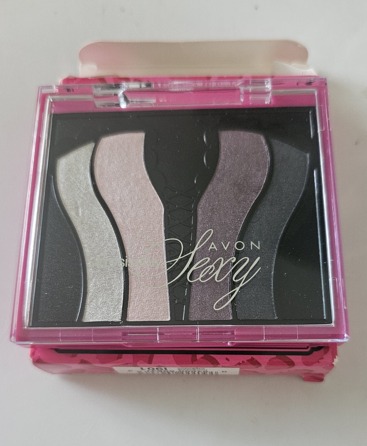 Eyeshadow Bombshell Irresponsibly Sexy - New in Box, Fast Shipping