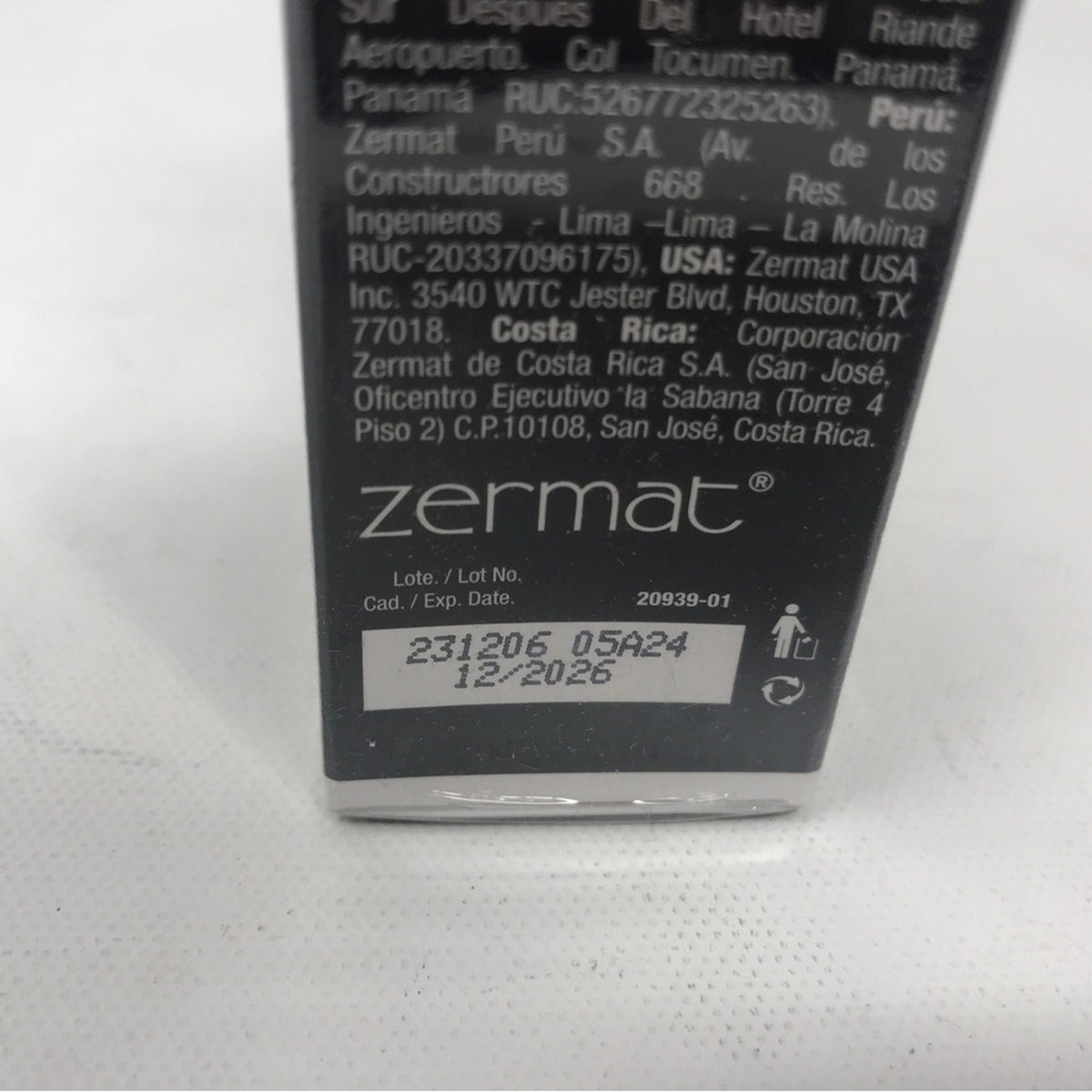 Mattifying Foundation 30ml - Natural Color, Oil Control, Pore Minimizer