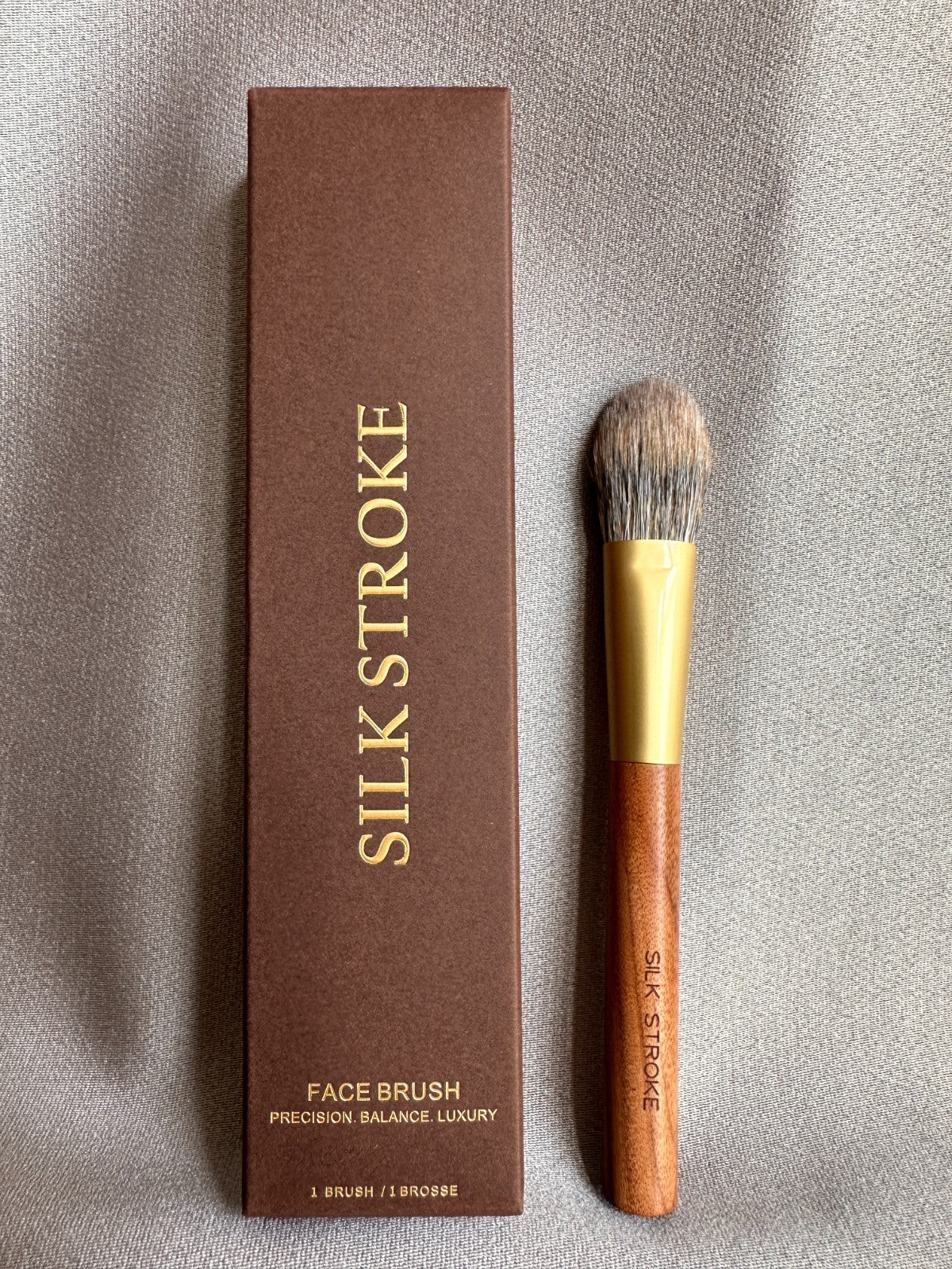 Luxury Face Blush & Contour Brush with Yellow Squirrel Hair – Soft, Precise Makeup Tool