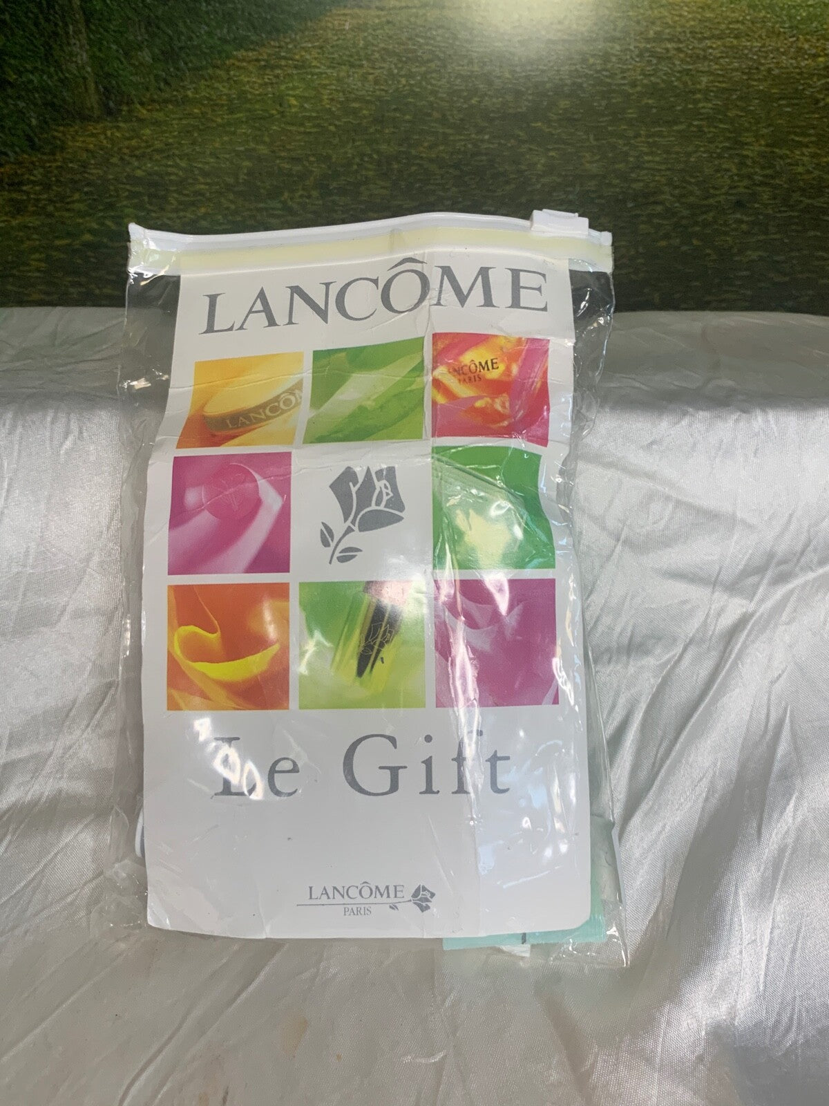 Lancome Le Gift 4-Piece Skincare & Fragrance Set with Bag