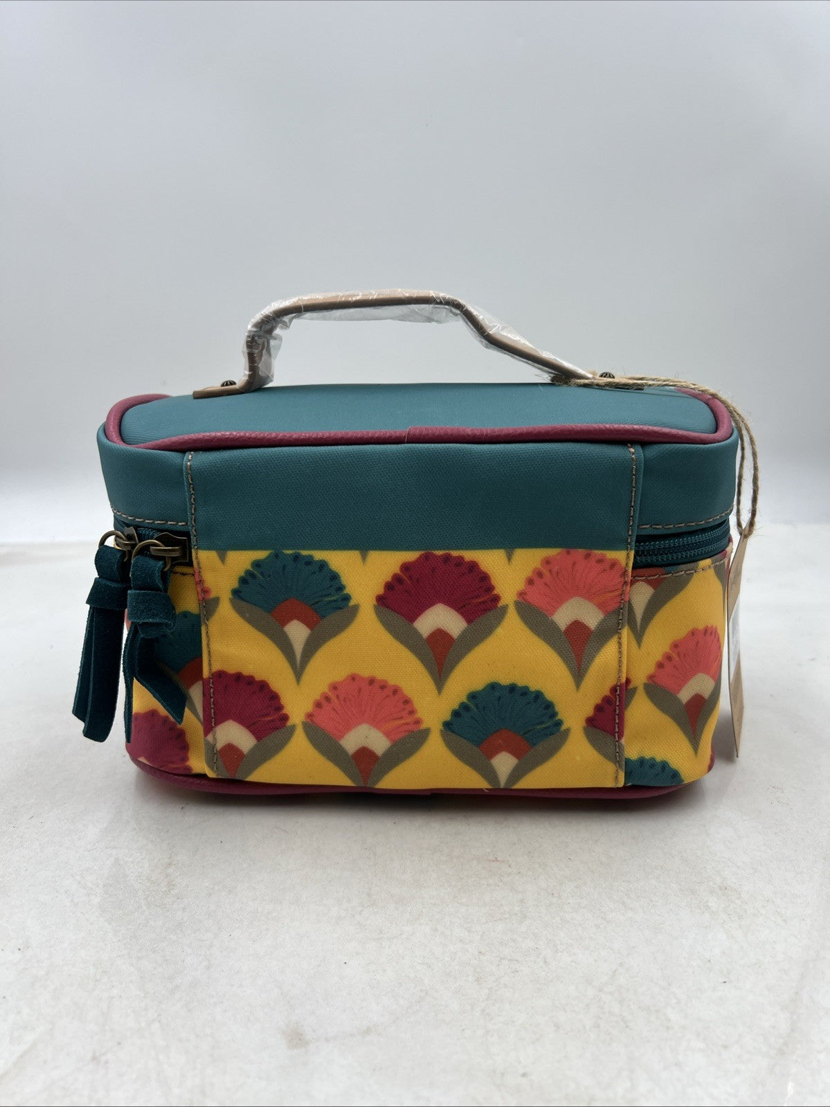 Women’s Makeup Bag Travel Case with Ginkgo Flowers, Gold Finish