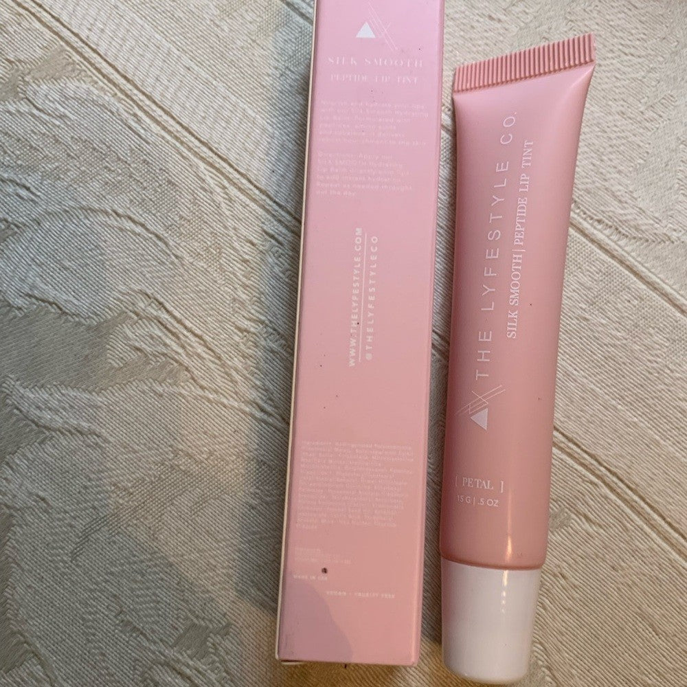 Lip Gloss with Peptide & Organic Ingredients - Light Pink Hydrating Lip Tint