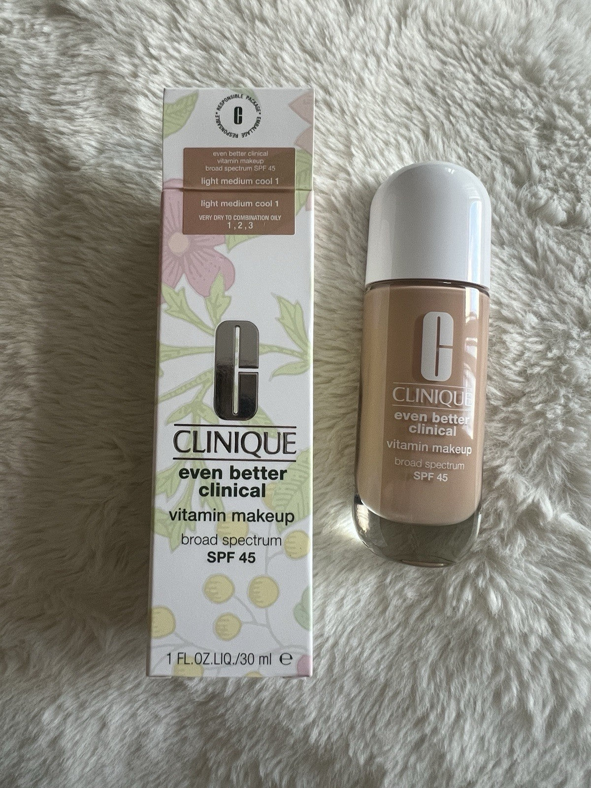 Clinique Even Better Clinical Vitamin Makeup SPF 45 Light Medium Cool 1 - Foundation with Sun Protection