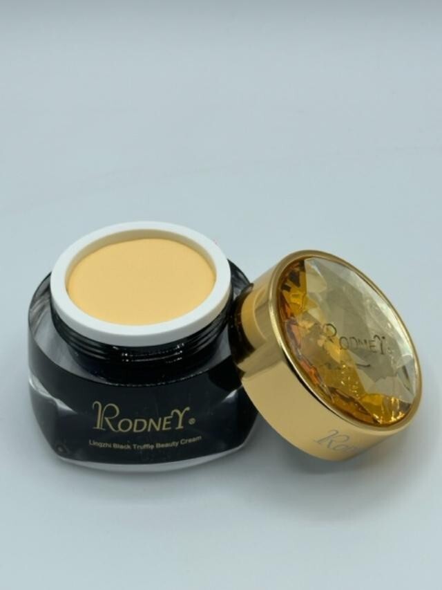 Black Truffle Skin Care Cream for Wrinkles, Discoloration & Firmness - 15g