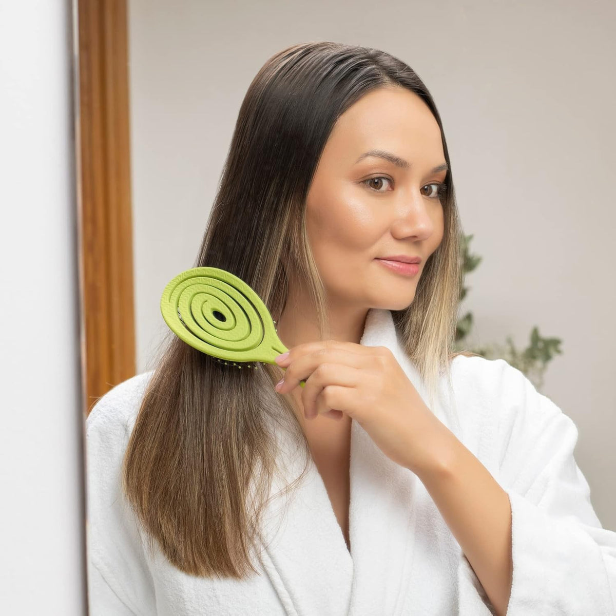 Ergonomic Spiral Detangling Hair Brush - Gentle, Eco-Friendly, Lightweight