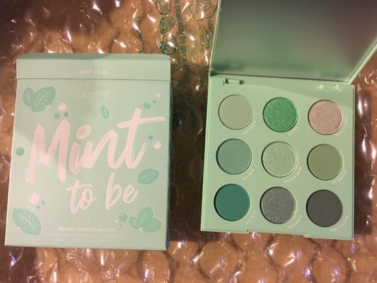 Eyeshadow Palette with Matte & Metallic Green Shades - Long-Wear, Highly Pigmented