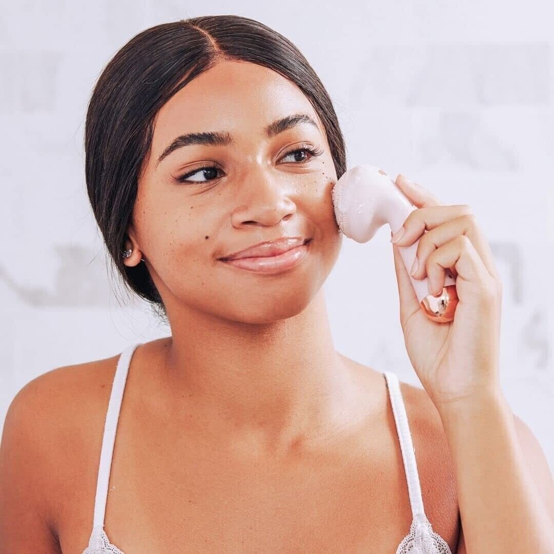 Facial Cleansing System with Massager and Silicone Head - Pink