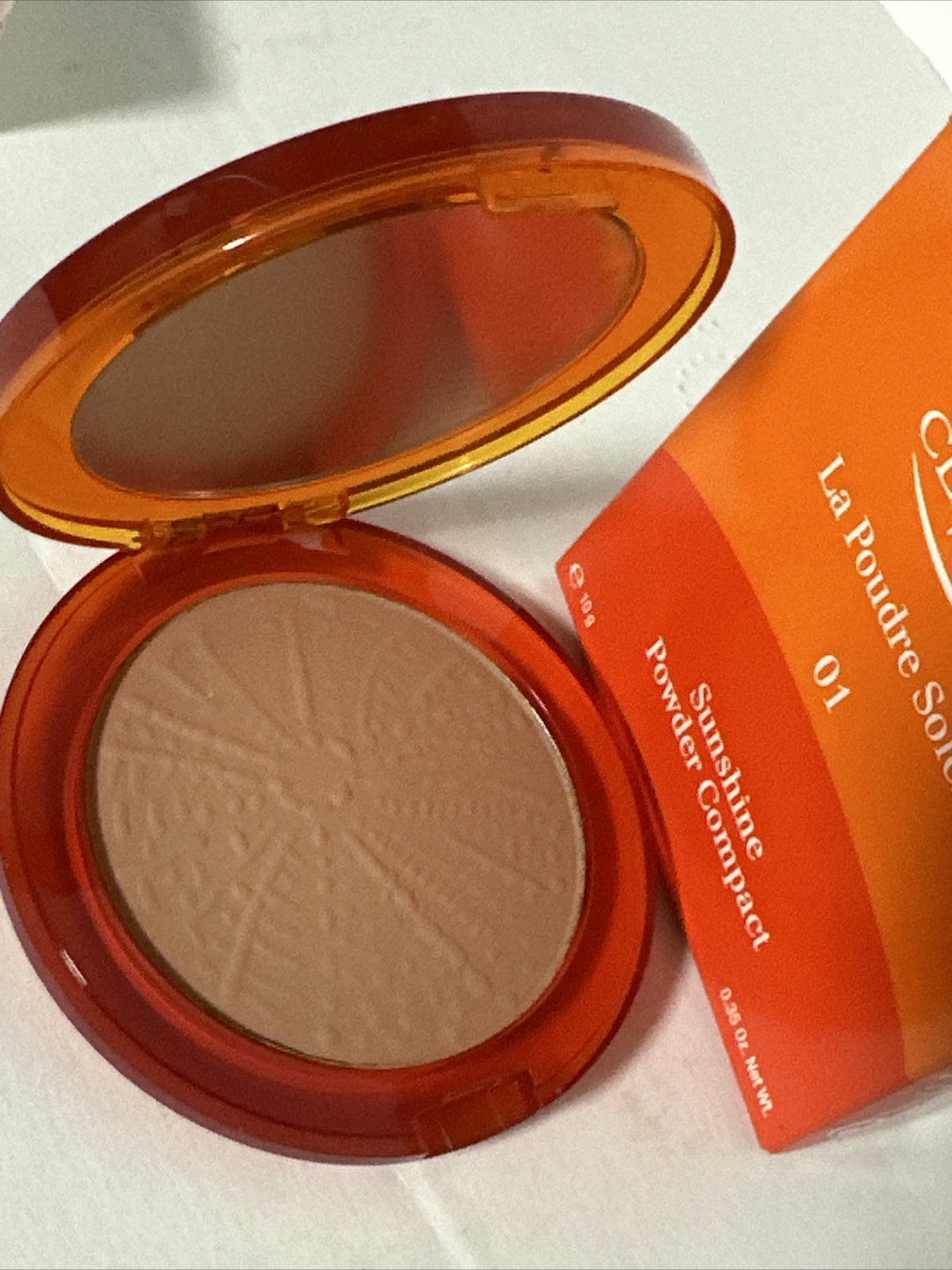 Clarins Bronzing Sun Powder Compact for Contour and Tanning