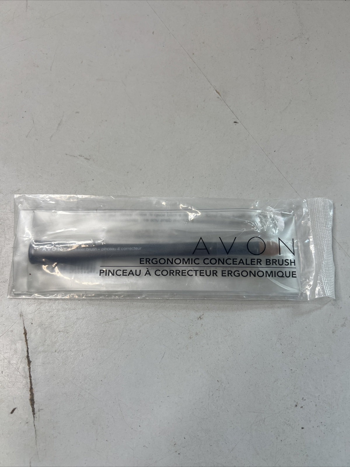 Ergonomic Concealer Brush - Makeup Tool for Flawless Face Coverage