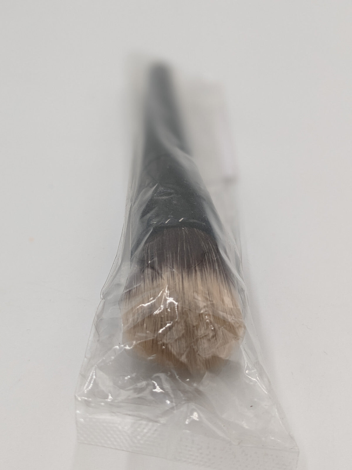BareMinerals Smoothing Brush - Makeup Brush for Flawless Skin