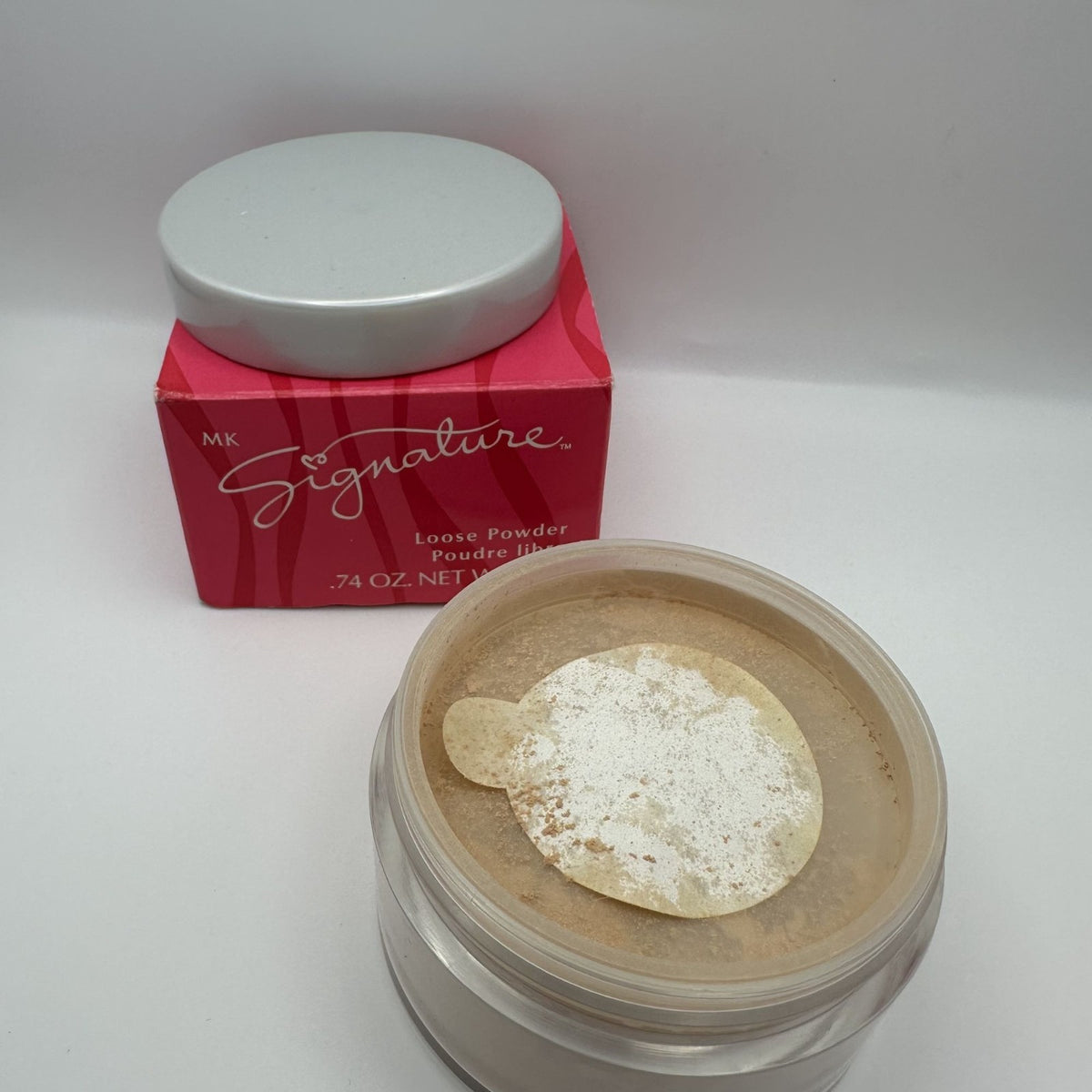Loose Powder Light Beige 21g — Translucent Finish, MK Signature