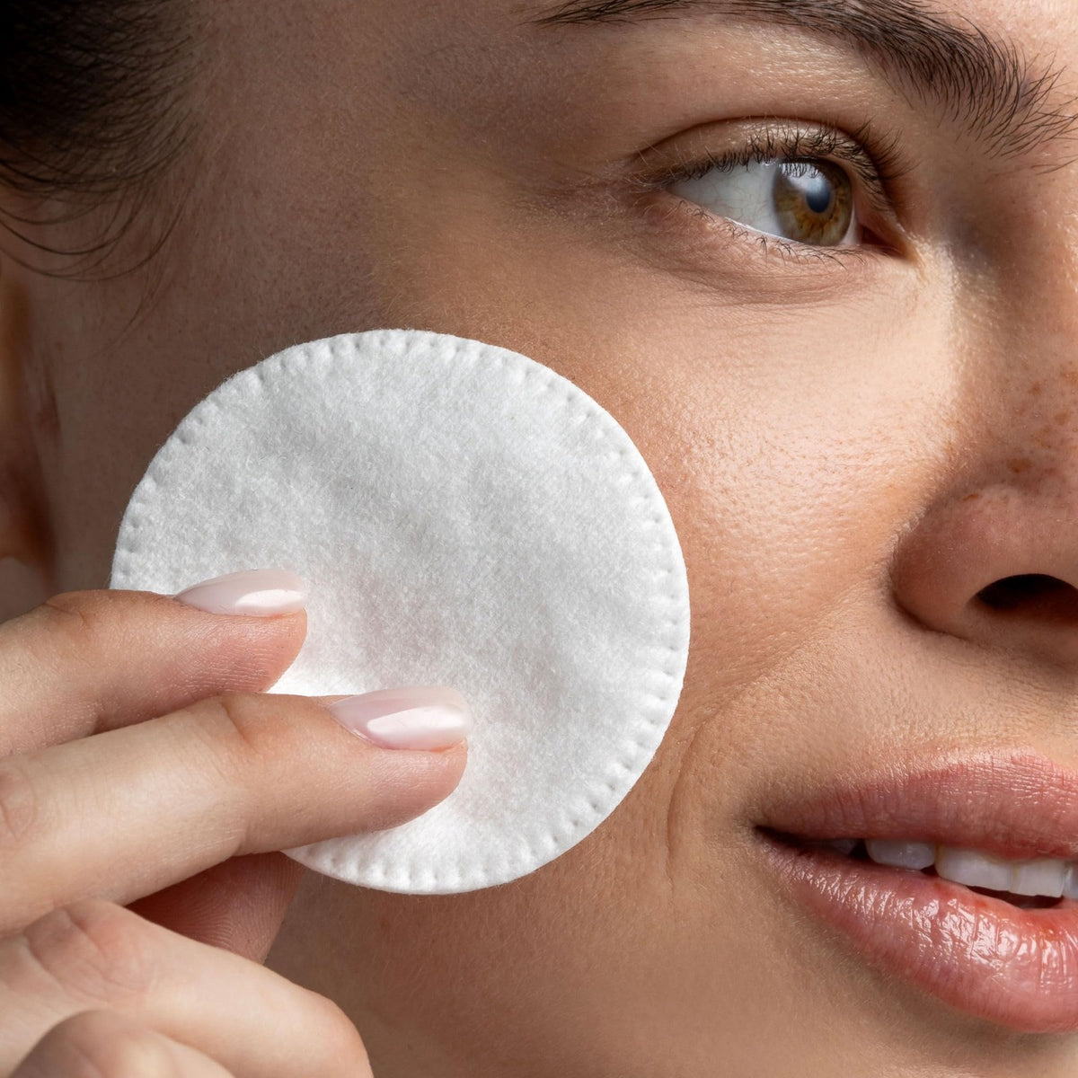 Makeup Remover Pads - 300 Hypoallergenic Cotton Rounds for Face