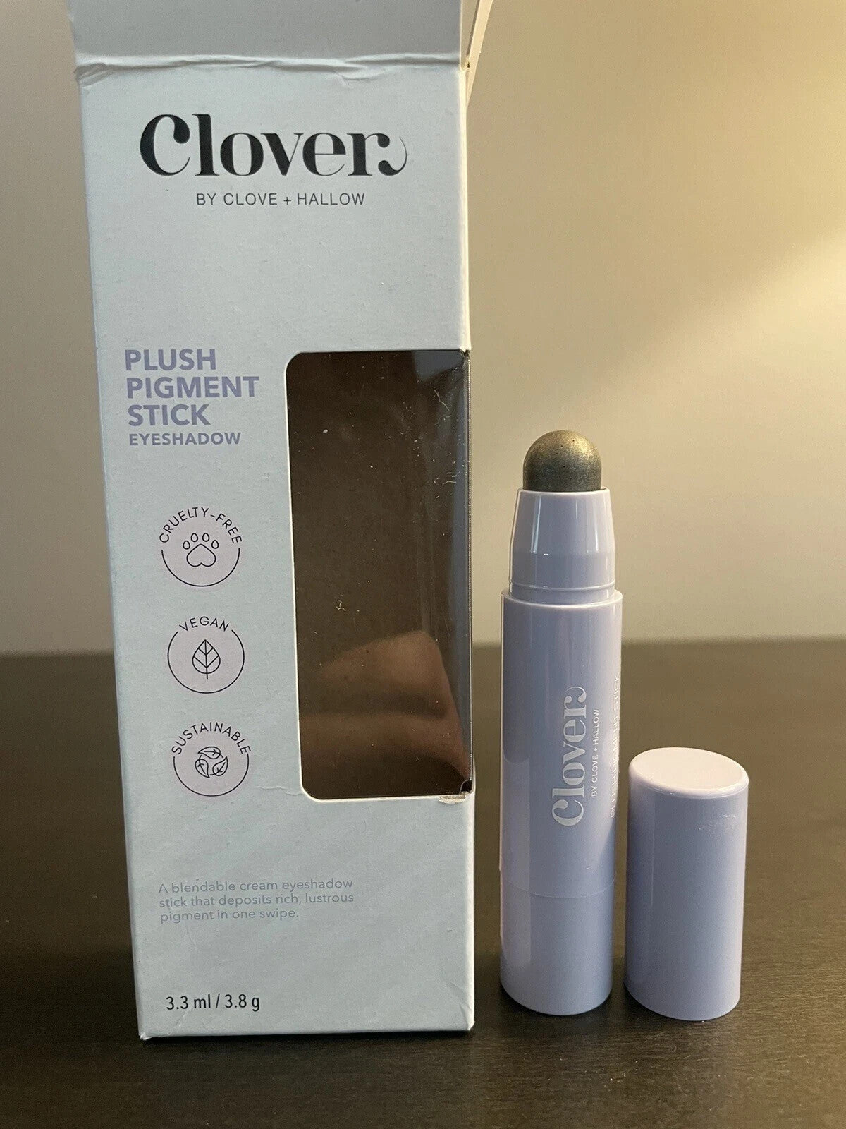 Clove and Hallow Clover Plush Eyeshadow Stick Jaded Green 3.8g Full Size