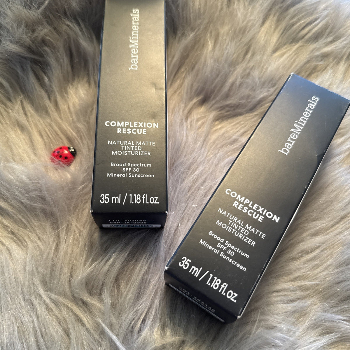 Matte Tinted Moisturizer with SPF - Complexion Rescue 11 Cedar 1.18 oz Set