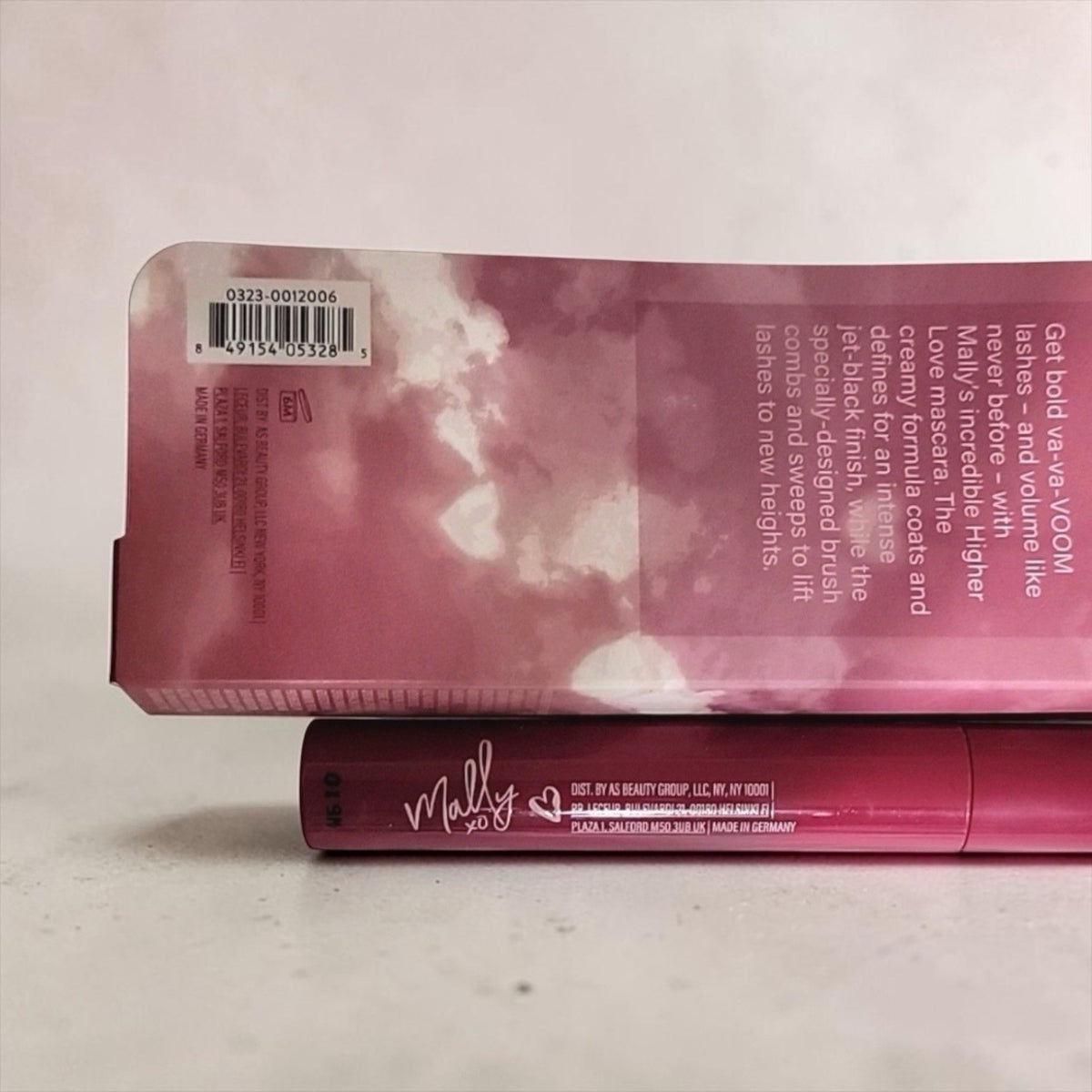 Volumizing Black Mascara - Lengthening & Thickening Eye Makeup