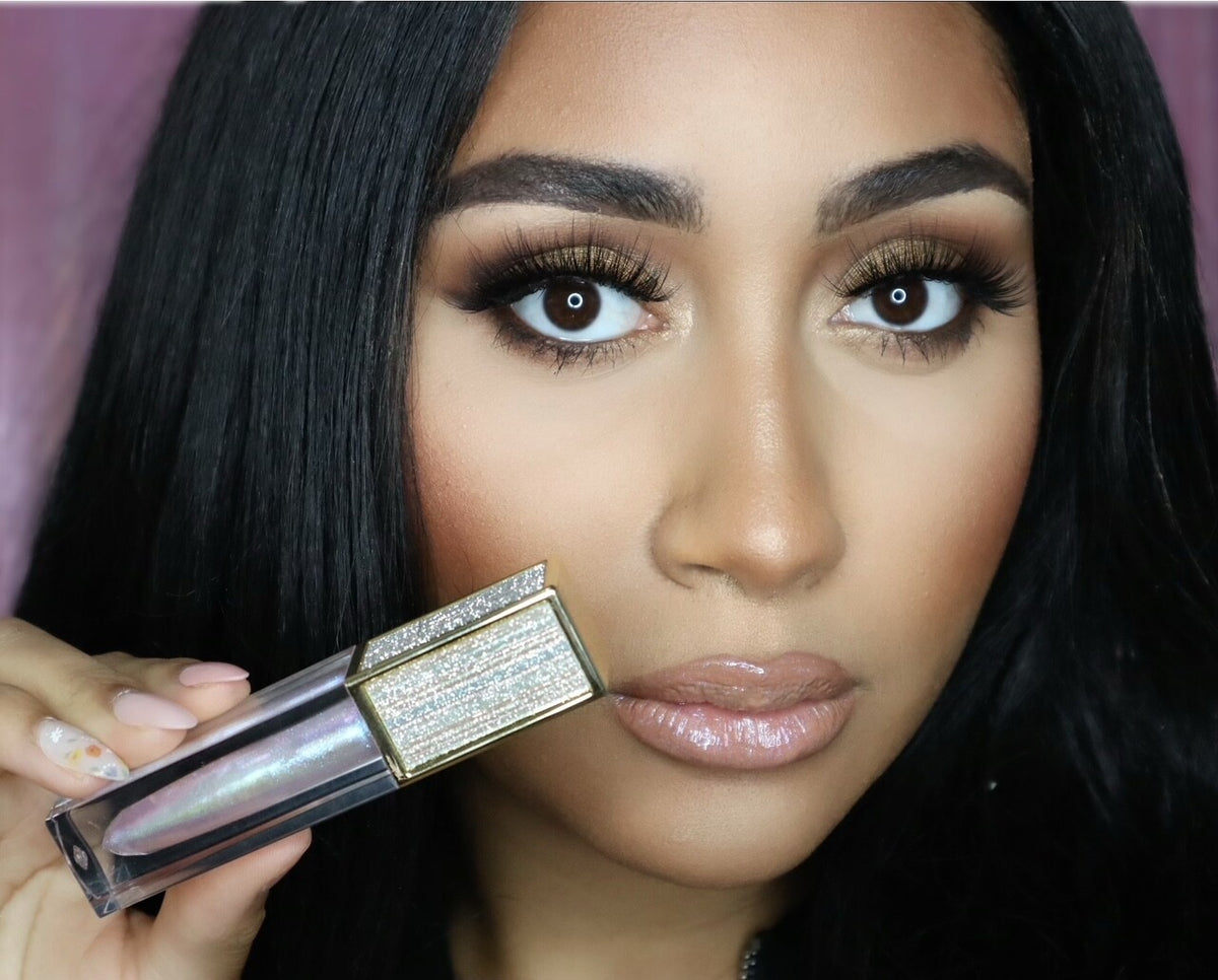 Luxurious Opalescent Lip Gloss - Plumping Shine & Nourishing Jojoba Oil