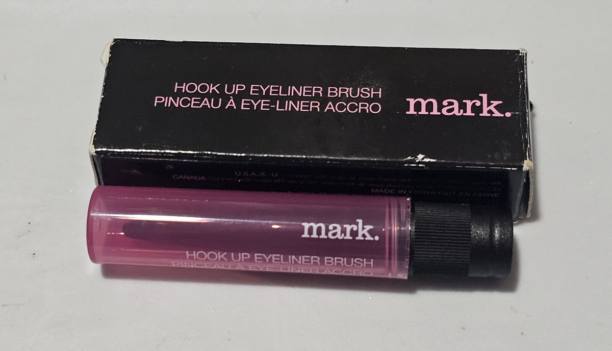 Eyeliner Brush for Makeup Art, Fine Detail Application