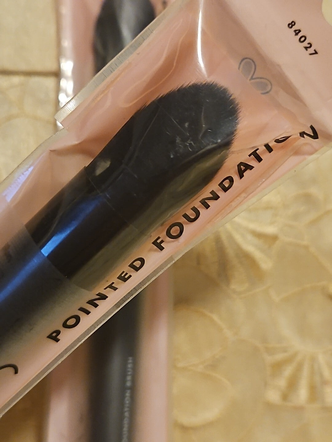 Set of 2 Pointed Foundation Makeup Brushes - Precise Liquid, Cream & Powder Application