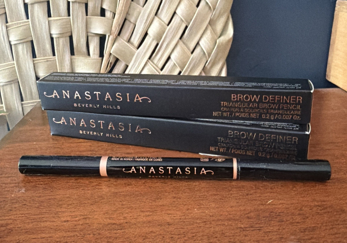 Brow Pencil Triangular Shape for Precise Eyebrow Makeup - Soft Brown