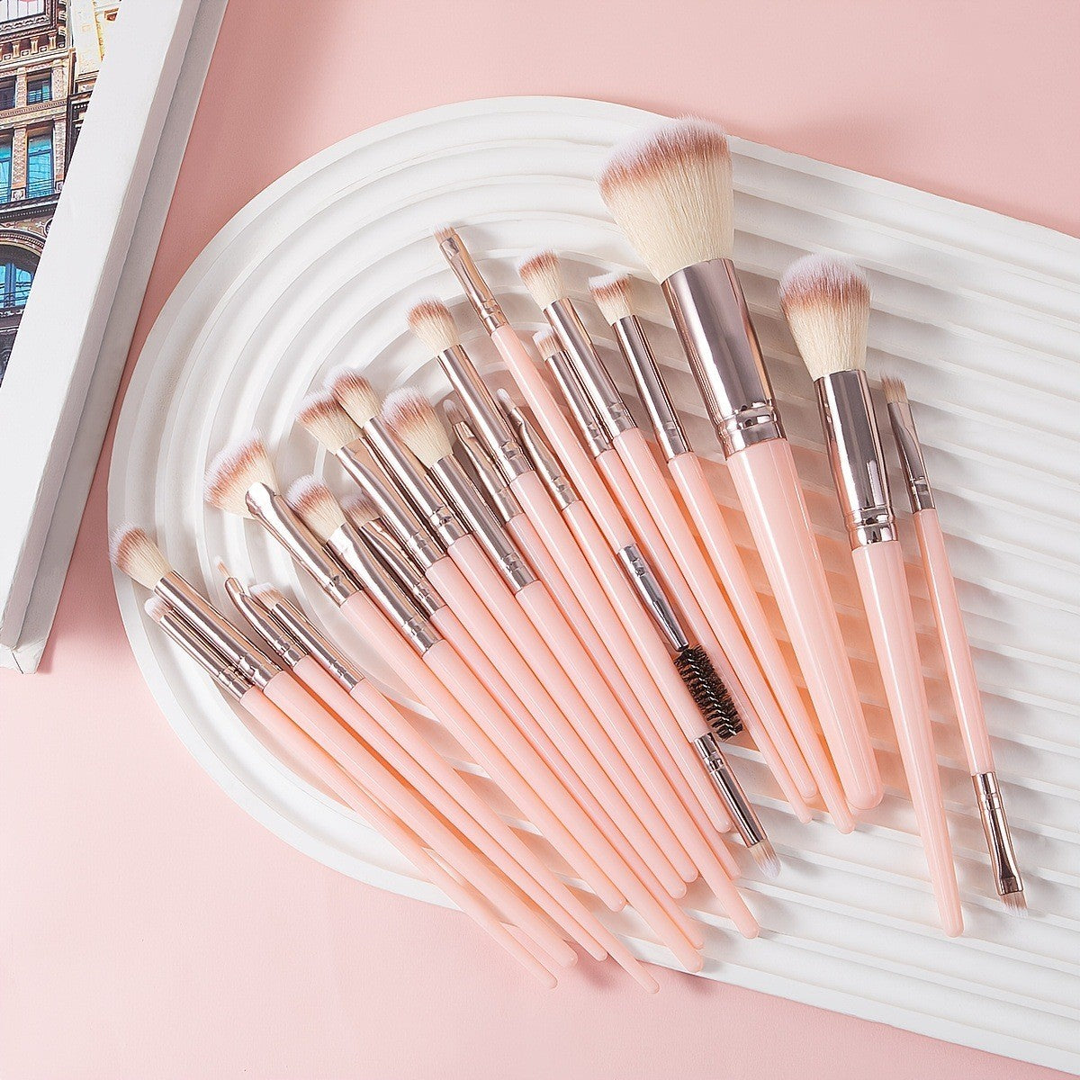 25-Piece Makeup Brush Set for Face & Eyes - Professional Cosmetic Tools