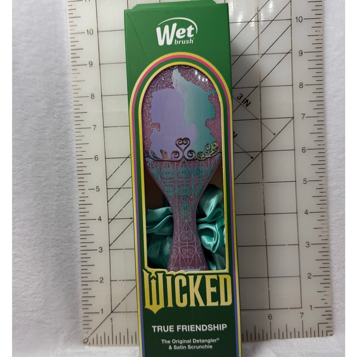 Wet Brush x Wicked True Friendship Glinda Elphaba Detangler Satin