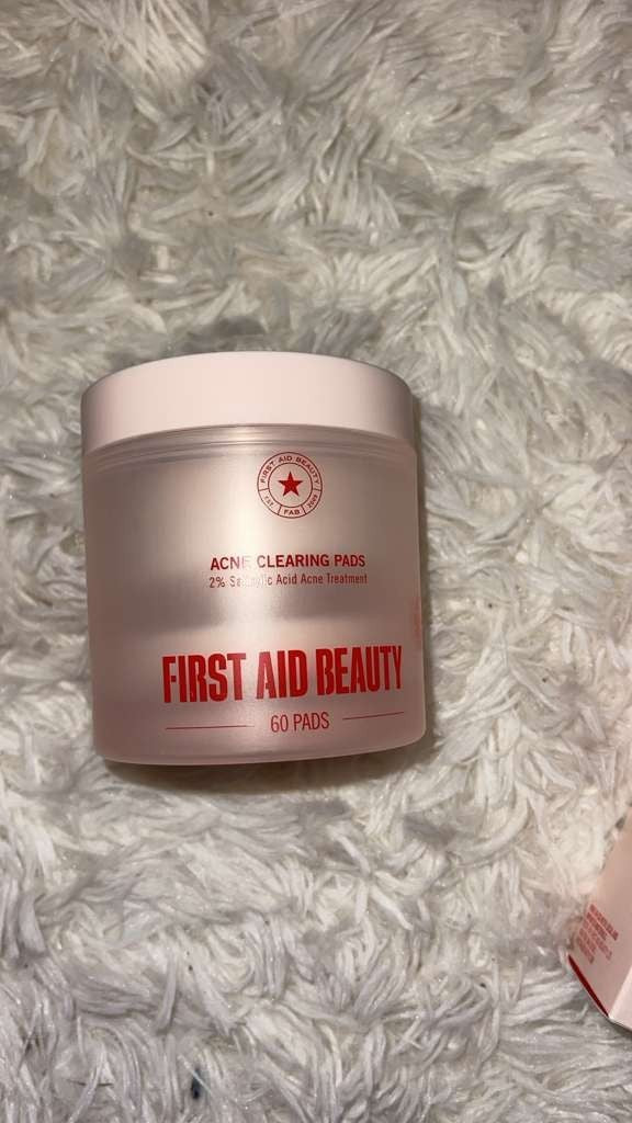 Acne Treatment Set with Pads, Lotion, Cleanser & Mist - Clear Skin Routine